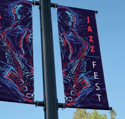 EXCEPCIONAL CALIDAD DE IMPRESIÓN EN CUALQUIER TAMAÑO. Los refuerzos de la correa de transmisión y de la barra de la lanzadera permiten posicionar los puntos con suma precisión para generar una imagen de calidad superior, incrementada por la funcionalidad de gradiente y multicapa.