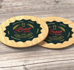 Mesas grandes para materiales de impresión.